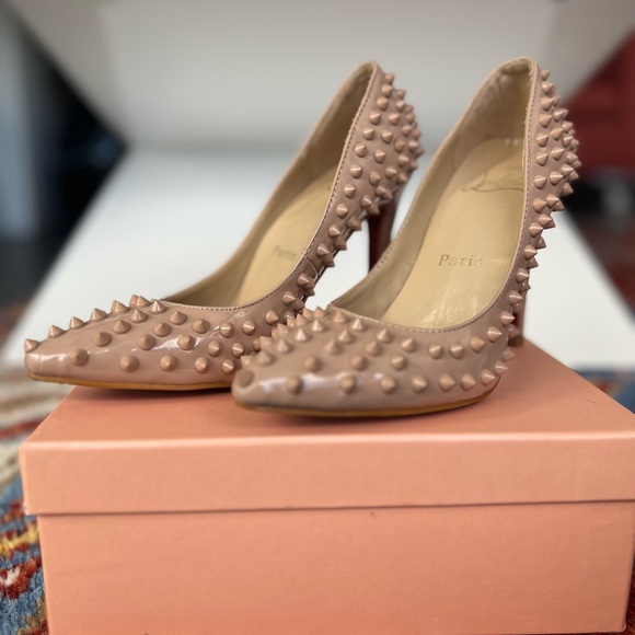 Christian Louboutin Pigalle Spikes Pointed Toe Pumps in Nude Patent Leather - Picture 3 of 9